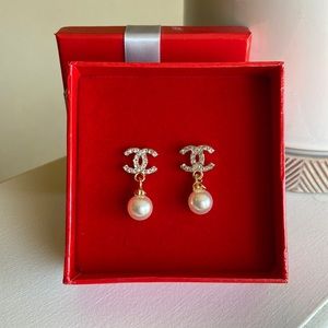 CC Pearl Drop Earrings